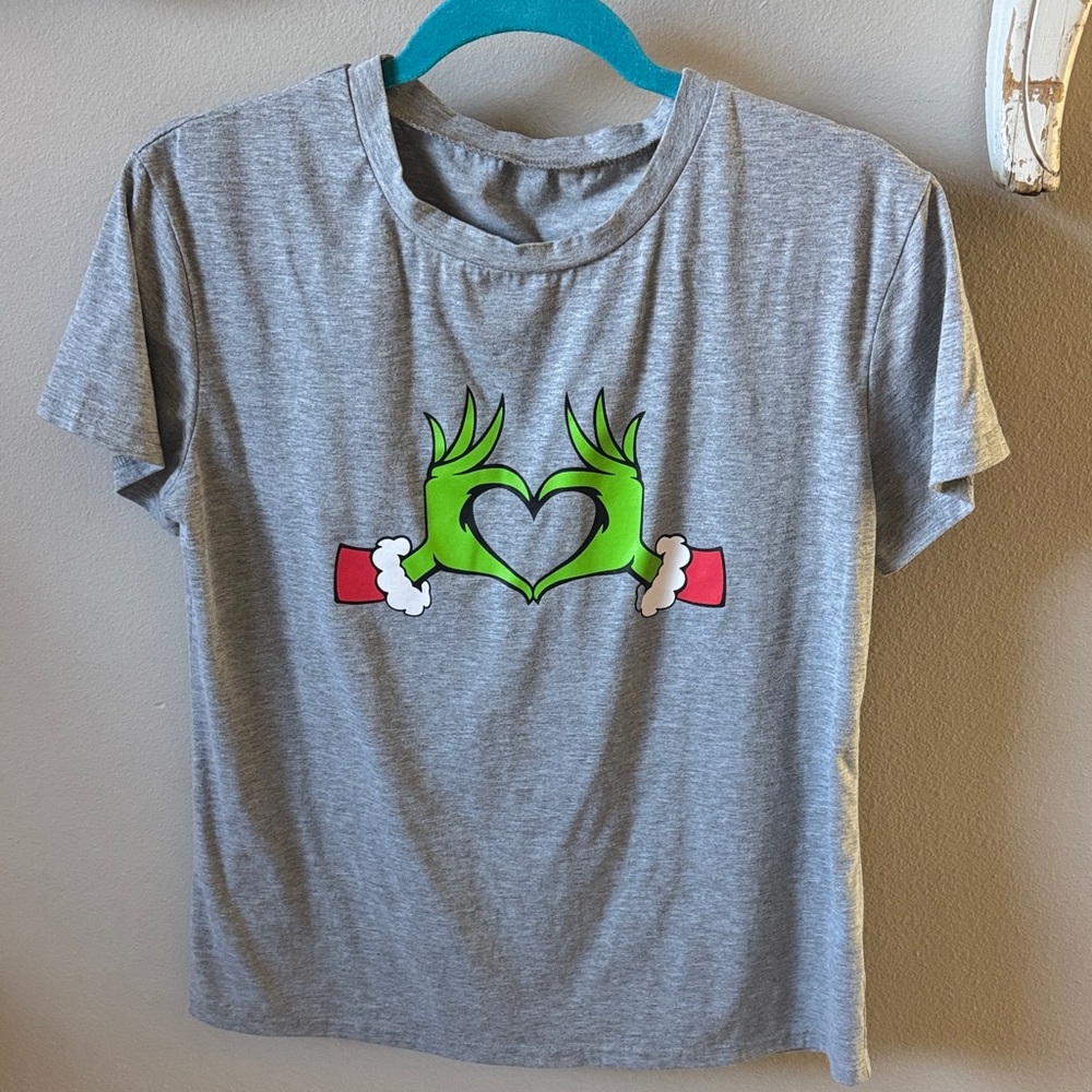 Gray Women's Tee with Grinch Green Heart Design